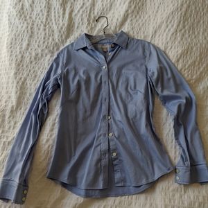 Non-iron light blue button up shirt
